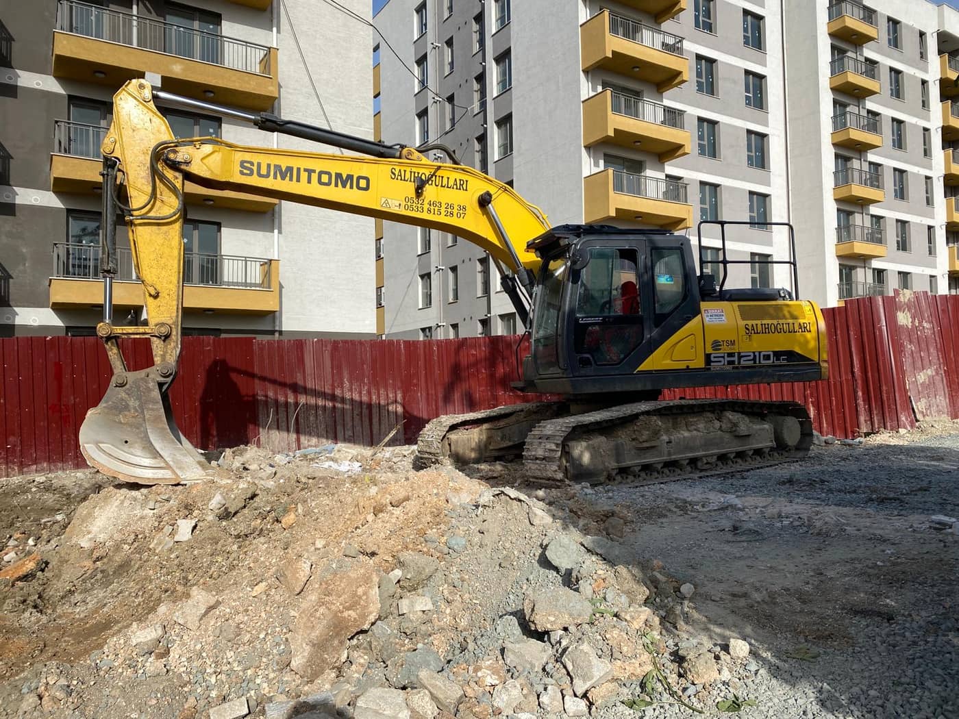 Ekskavatör Çalışmaları - Sallıhoğulları Hafriyat iş makinesi hizmetleri