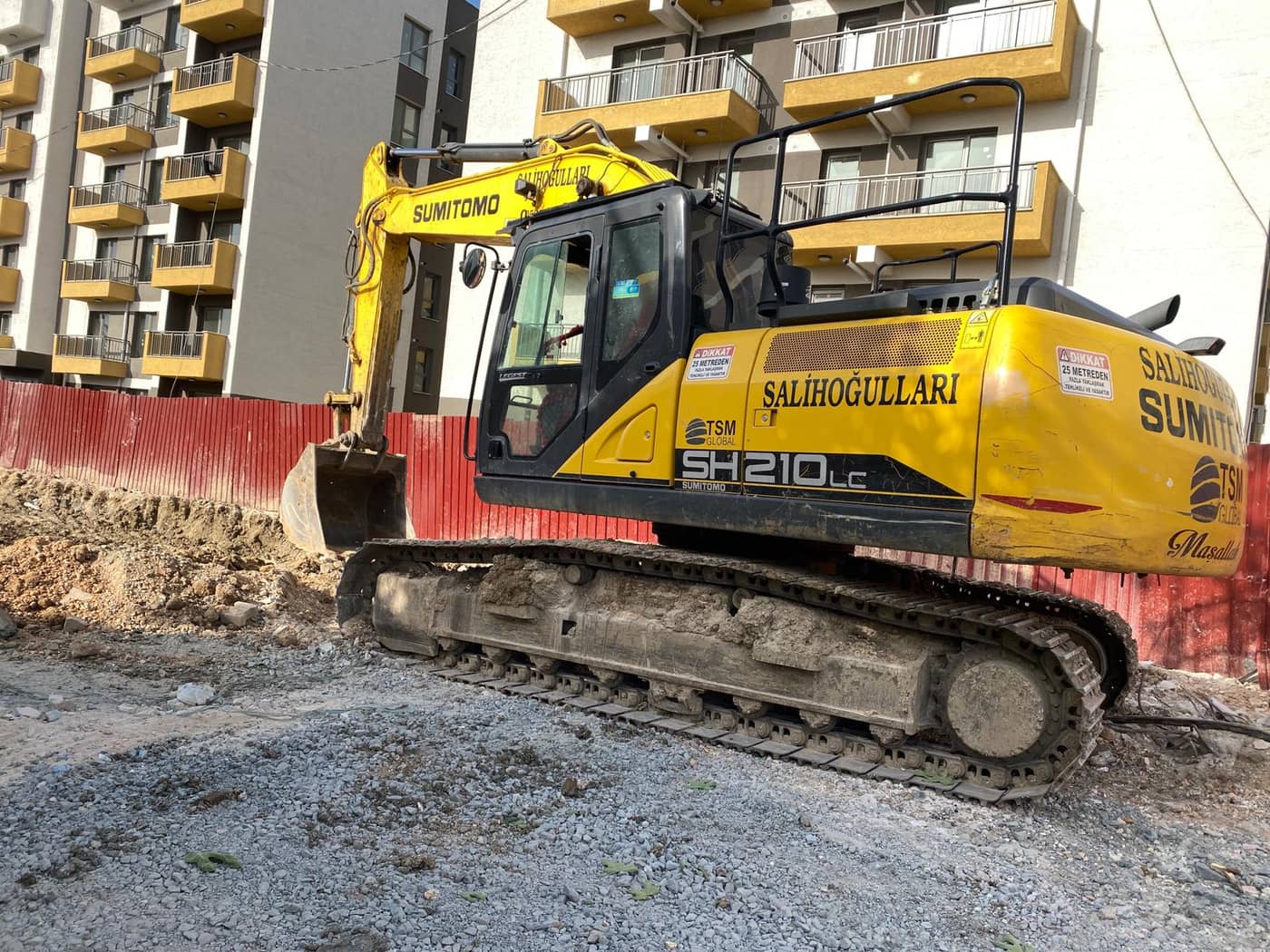 Kazı ve yükleme çalışması - Sallıhoğulları Hafriyat saha çalışması